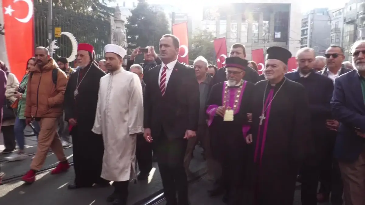 Dini Liderlerden İstiklal Caddesi\'nde Teröre Karşı Ortak Mesaj: "Terörü Kınıyor, Tekrarlanmamasını Temenni Ediyoruz"