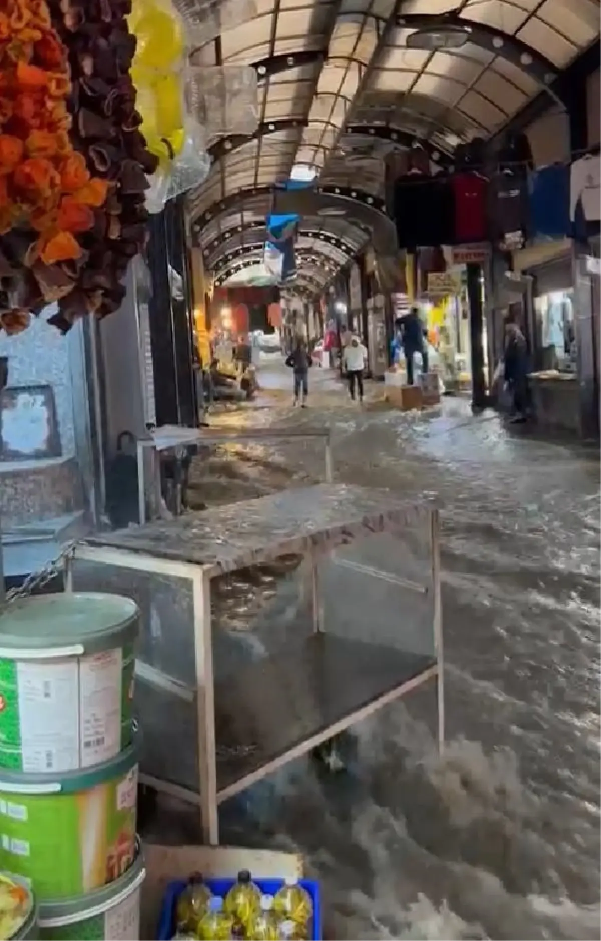 HATAY\'DA SAĞANAK HAYATI OLUMSUZ ETKİLEDİ