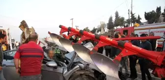 Otomobil pulluk takılı traktöre saplandı: 1 ölü, 1'i ağır 4 yaralı
