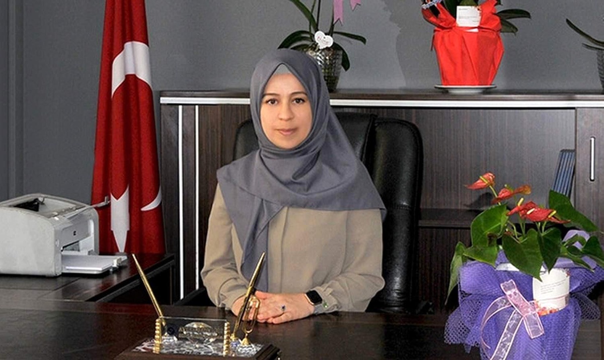 Siirt\'in ilk kadın müftü yardımcısı göreve başladı