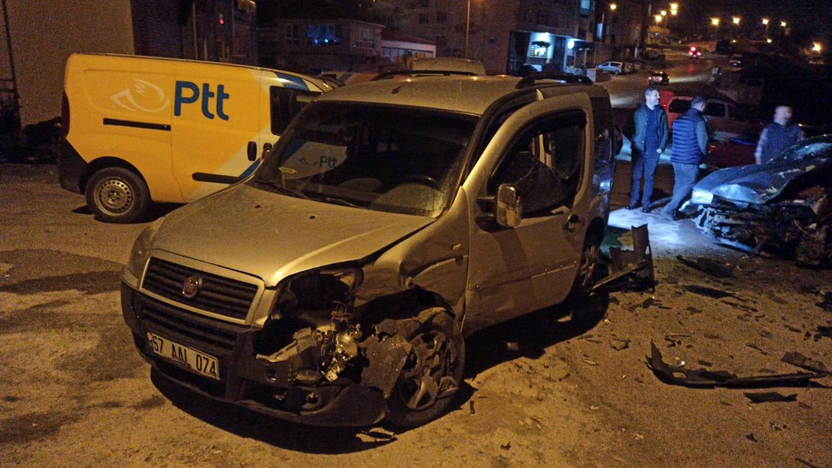 Sinop\'taki trafik kazasında 4 kişi yaralandı