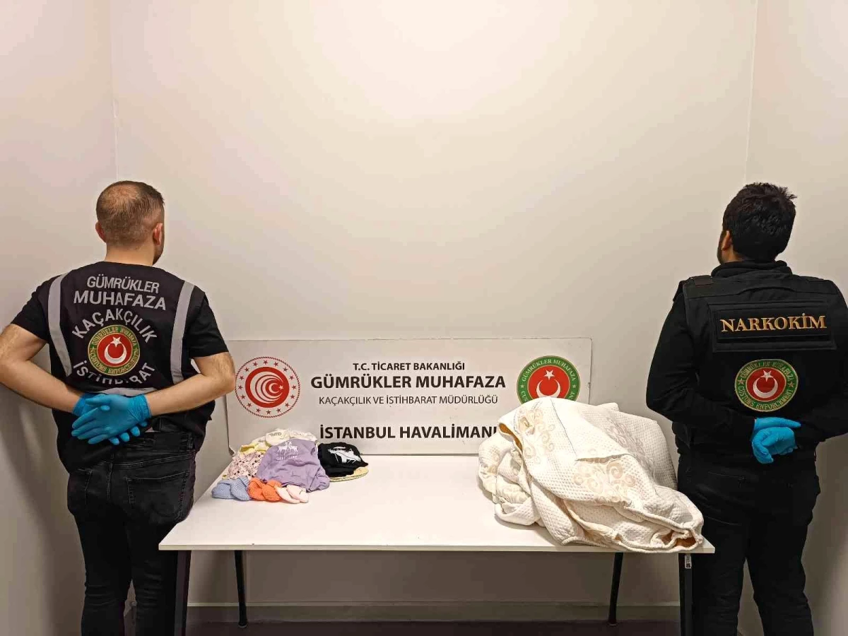 İstanbul Havalimanında bebek kıyafetine emdirilmiş 14,9 kilogram uyuşturucu bulundu