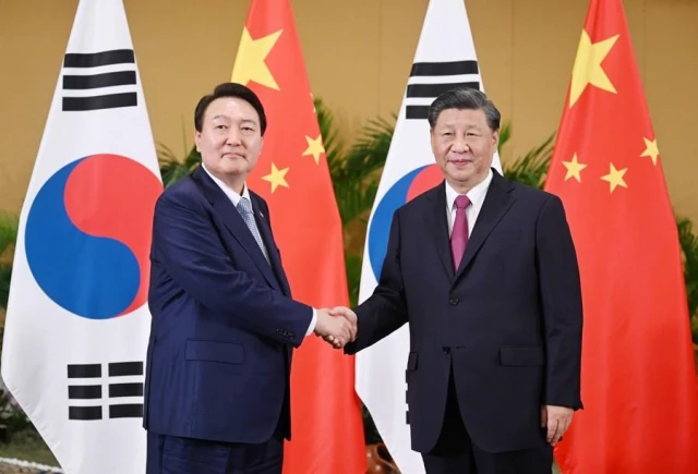 Xi, Güney Kore Devlet Başkanı'yla Görüştü
