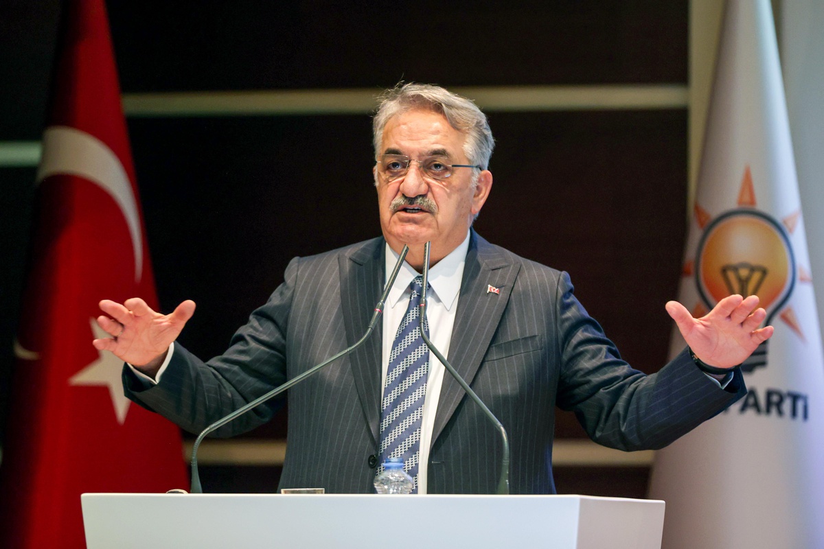 AK Parti\'li Yazıcı, partinin il siyasi ve hukuki işler başkanlarıyla buluştu