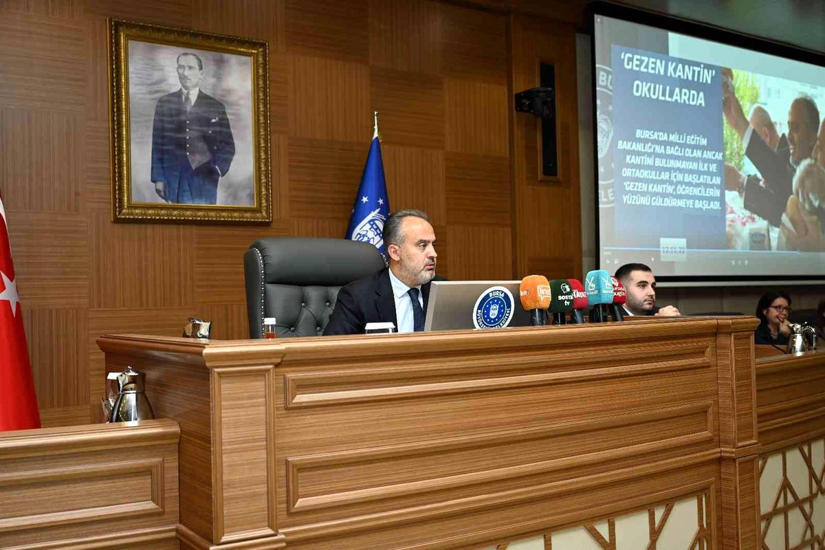 Ayın vatandaşları ödüllendirildi