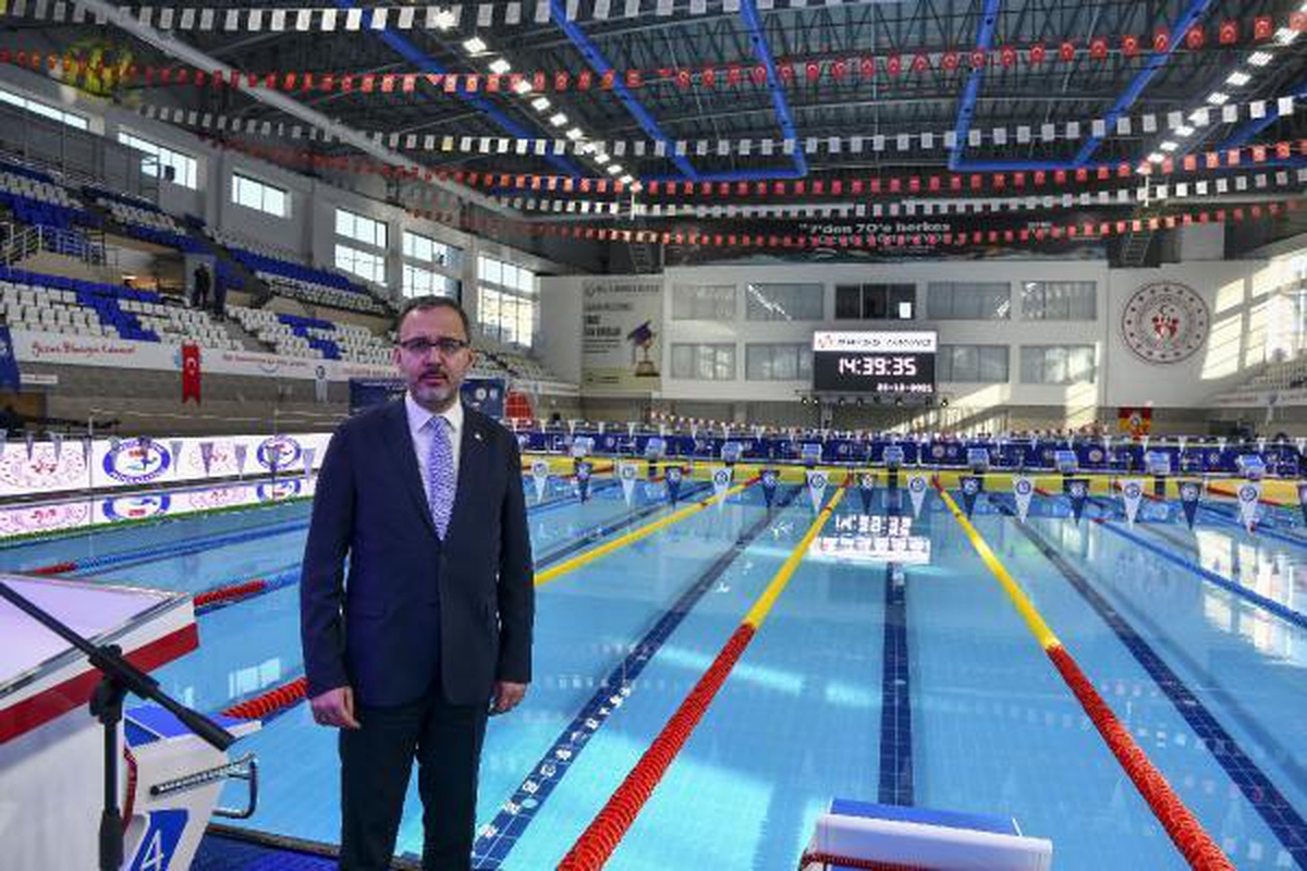 Bakan Kasapoğlu: Yüzme havuzu sayısı 610\'a ulaştı
