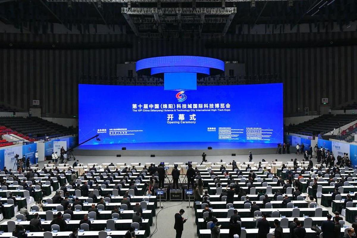 Çin\'in Mianyang Kentinde Yüksek Teknoloji Fuarı Kapılarını Açtı