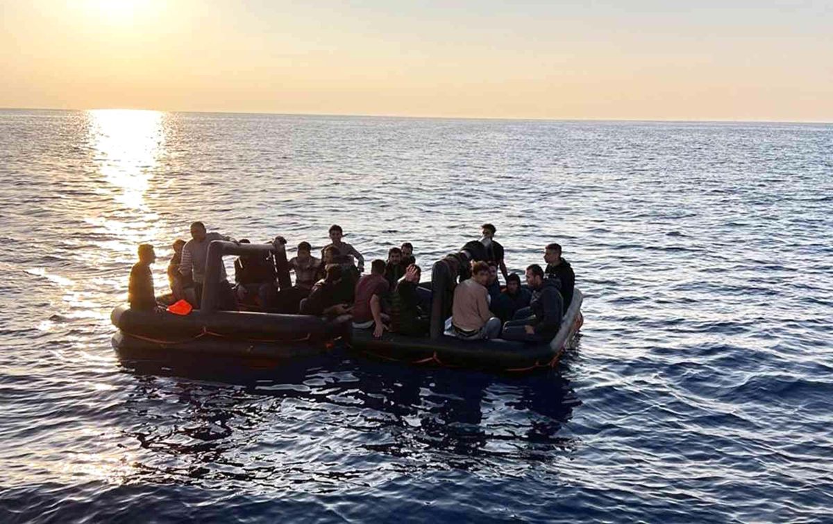 Dalaman\'da 63 düzensiz göçmen kurtarıldı