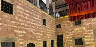 Eminönü'ndeki 250 yıllık Muhsinzade Han'ın restorasyonların ardından turizme katkı sağlaması hedefleniyor