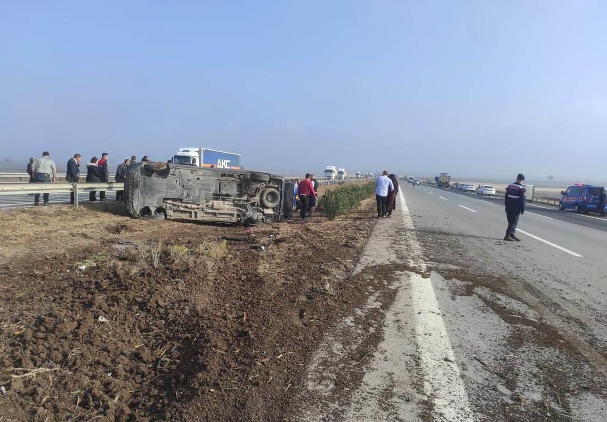 Gaziantep\'te devrilen minibüsteki 1 kişi öldü, 10 kişi yaralandı