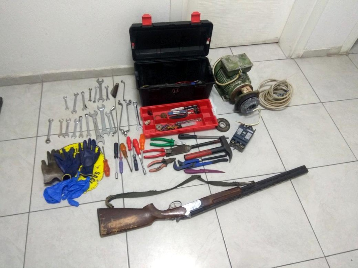 Hırsızlık şüphelisi portakal bahçesinde yakalandı