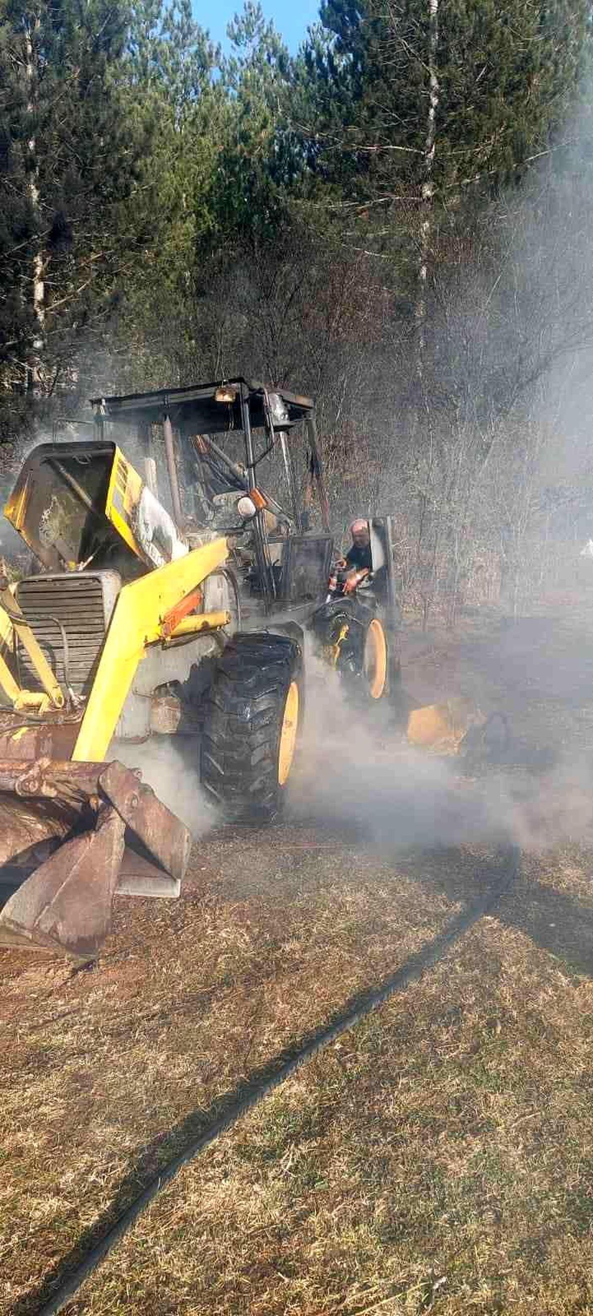 Kastamonu\'da park halindeki iş makinesi yandı
