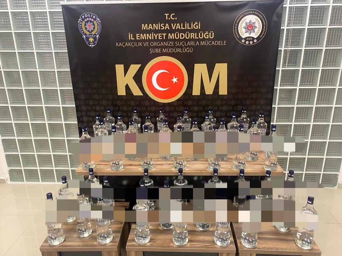 Manisa\'ya sahte rakı sokmaya çalışırken yakalandı