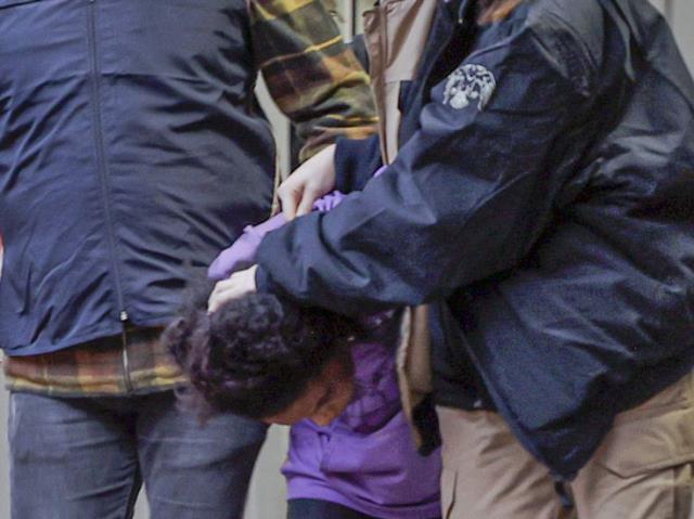 Sağlık kontrolüne götürülen Taksim bombacısına vatandaşlardan sert tepki