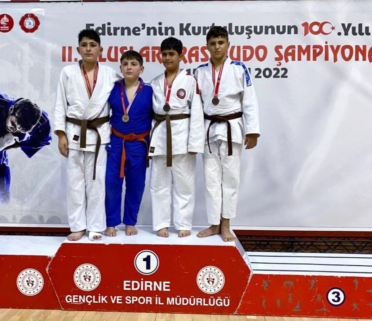 Yunusemreli judocular uluslararası turnuvada kürsüde