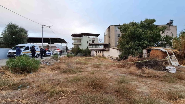 Eşinin ölümü sonrası bunalıma girdi! 7 çocuk annesi kadın kendini astı Eşinin ölümü sonrası bunalıma girdi! 7 çocuk annesi kadın kendini astı