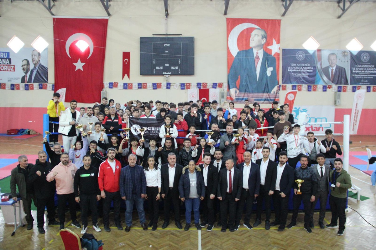 Ardahan\'da İller Arası Kick Boks Zafer Kupası müsabakaları tamamlandı