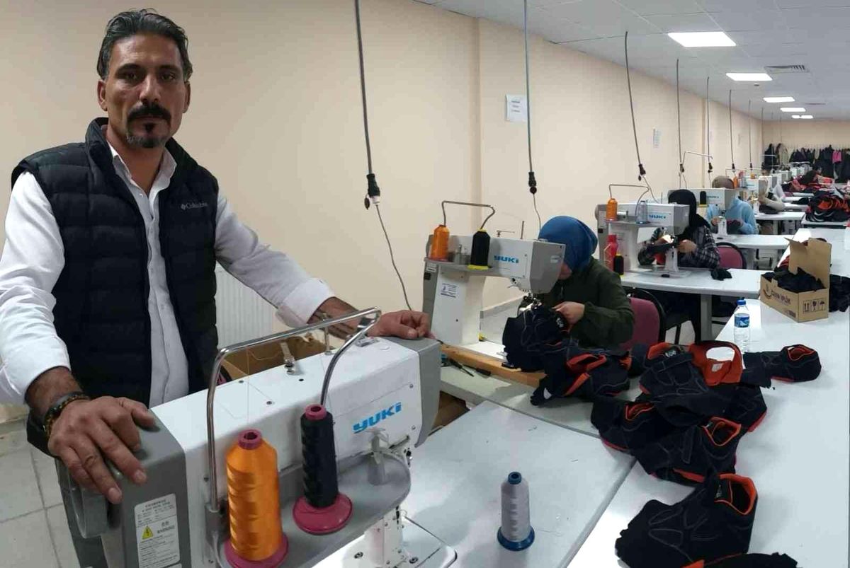 Çırak olarak gittiği İstanbul\'dan patron olarak döndü