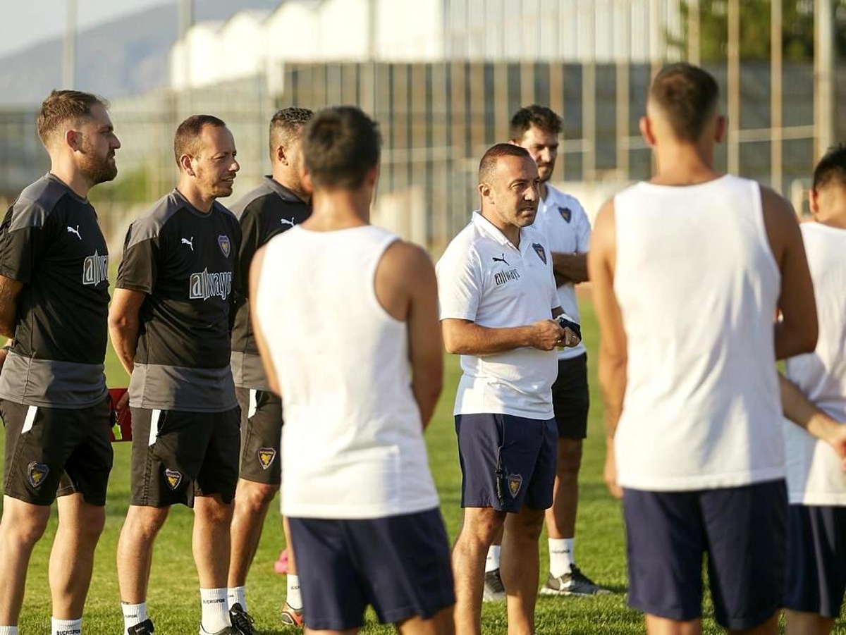 Cüneyt Dumlupınar: "En az gol yiyen takımız"