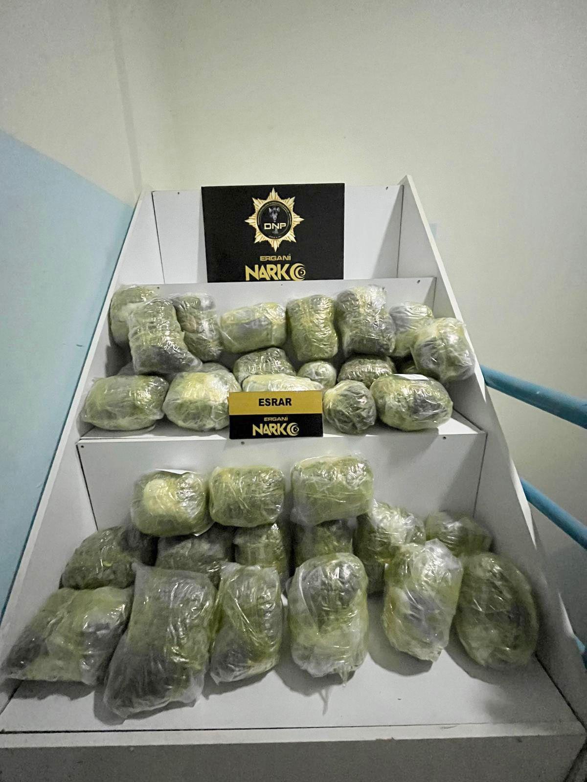 Diyarbakır\'da 21 kilogram esrar ele geçirildi