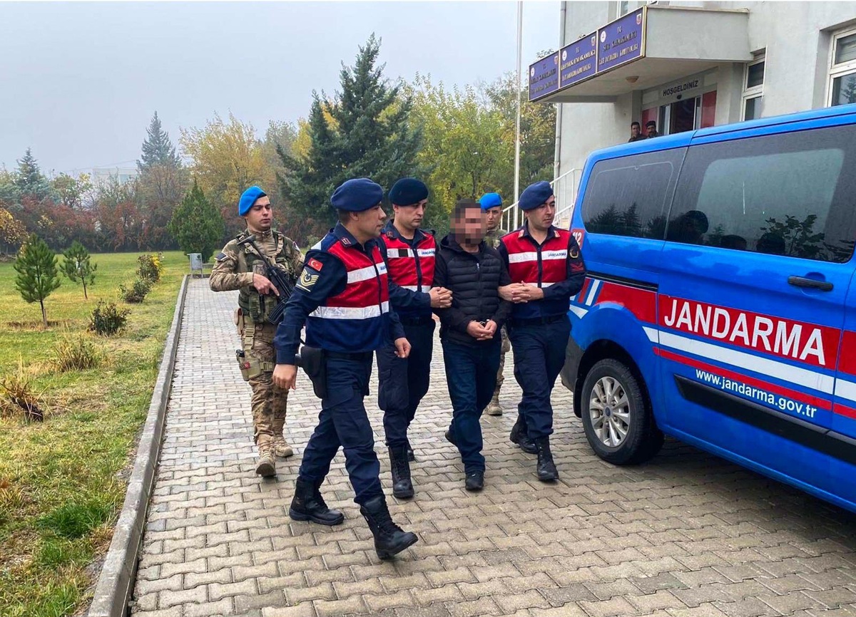 Diyarbakır\'da 21 yıl kesinleşmiş hapis cezası bulunan hükümlü yakalandı