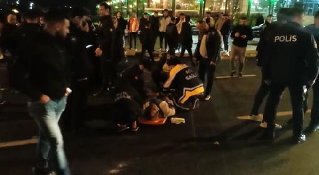 Esenyurt'ta yol ortasında kavga ettikleri kişiyi hastanelik olana kadar dövdüler Esenyurt'ta yol ortasında kavga ettikleri kişiyi hastanelik olana kadar dövdüler