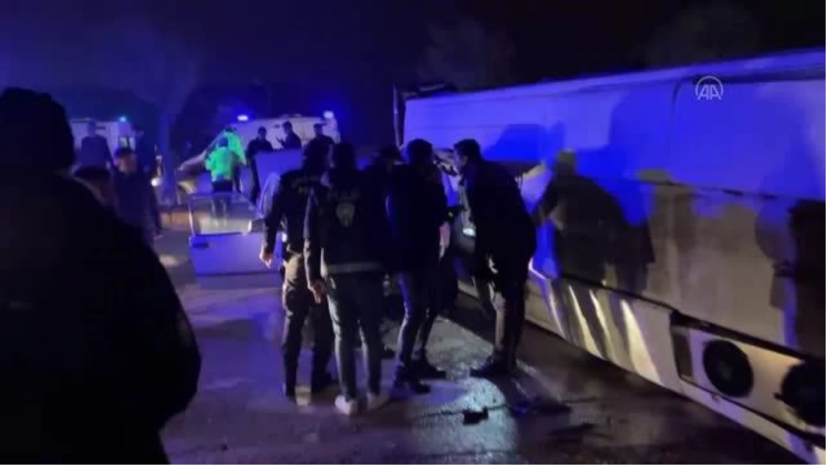 GAZİANTEP - Devrilen polis midibüsündeki 5 memur yaralandı