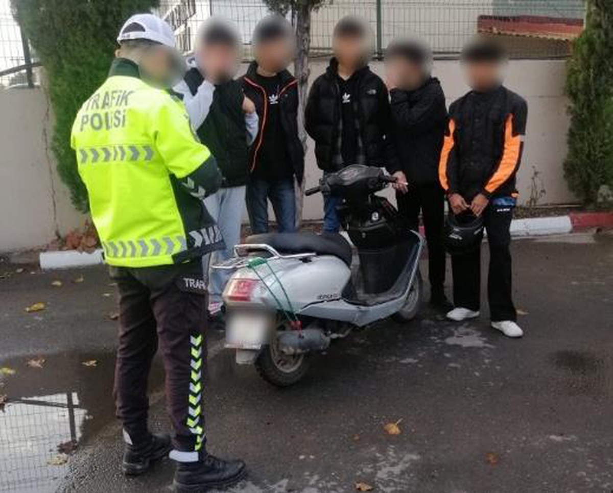Kocaeli\'de motosiklette tehlikeli yolculuğuna para cezası