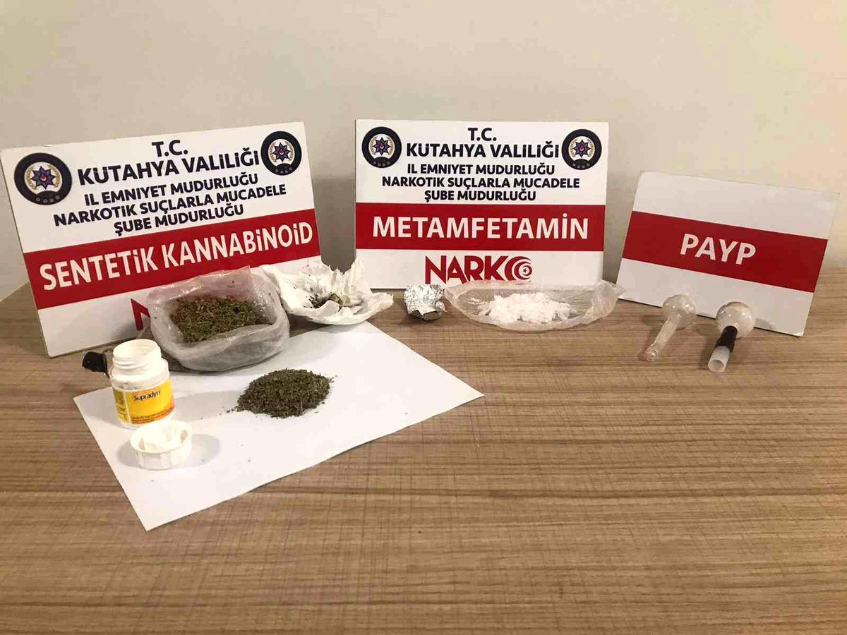 Kütahya\'da durdurulan araçta uyuşturucu ele geçirildi