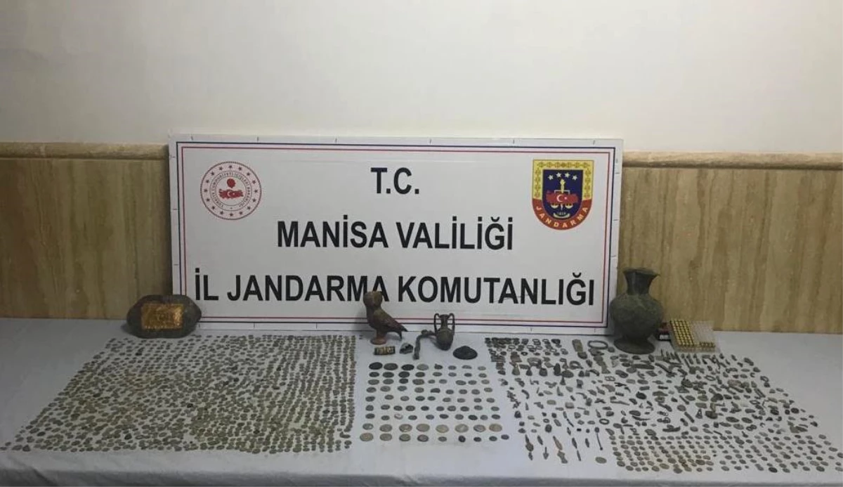 Manisa\'da 2 bin 384 parça tarihi eser ele geçirildi