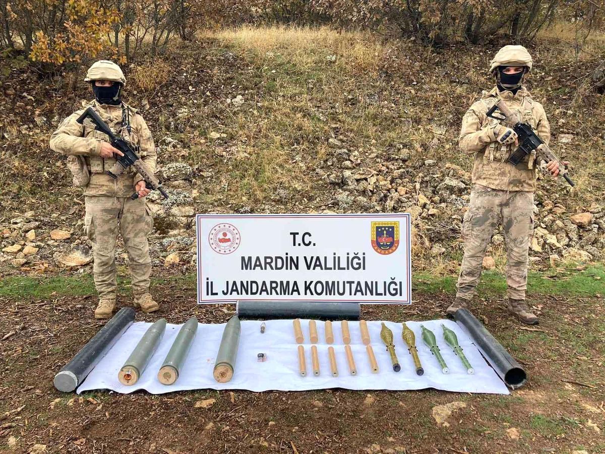 Mardin\'de arazide terör örgütüne ait 11 adet roket mühimmatı ele geçirildi