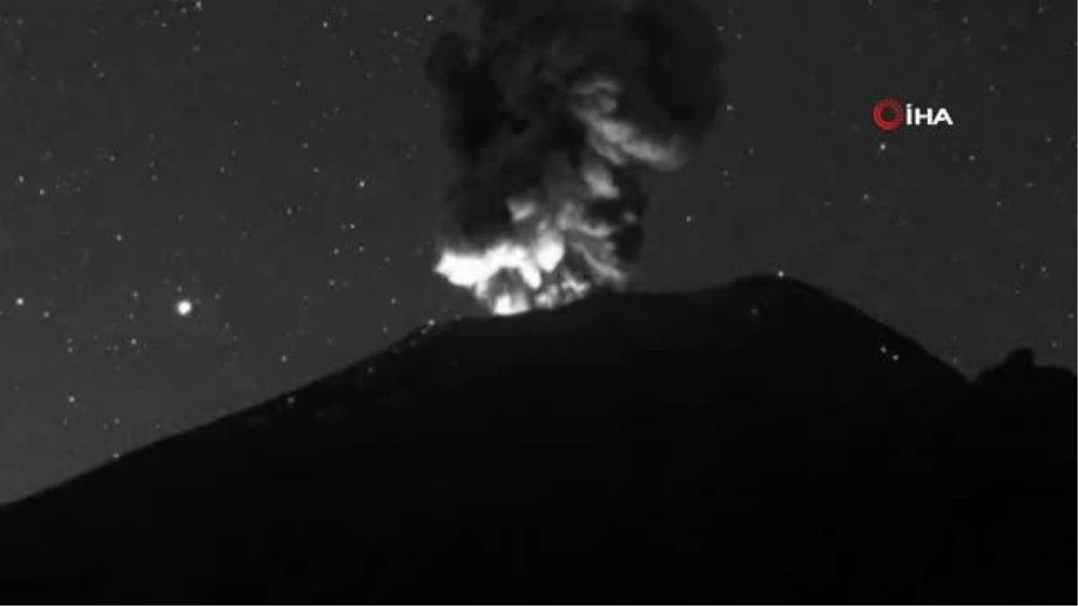 Meksika\'daki Popocatepetl Yanardağı\'nda son 10 günde 25 patlama