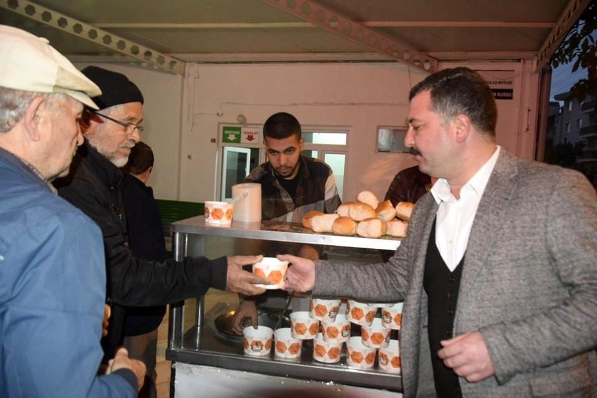 MHP\'den Gündoğan mahallesinde sabah çorbası