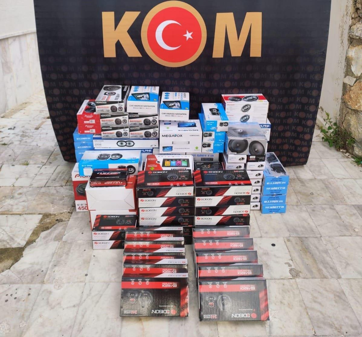 Muğla\'da gümrük kaçakçılığı operasyonunda 1 şüpheli gözaltına alındı