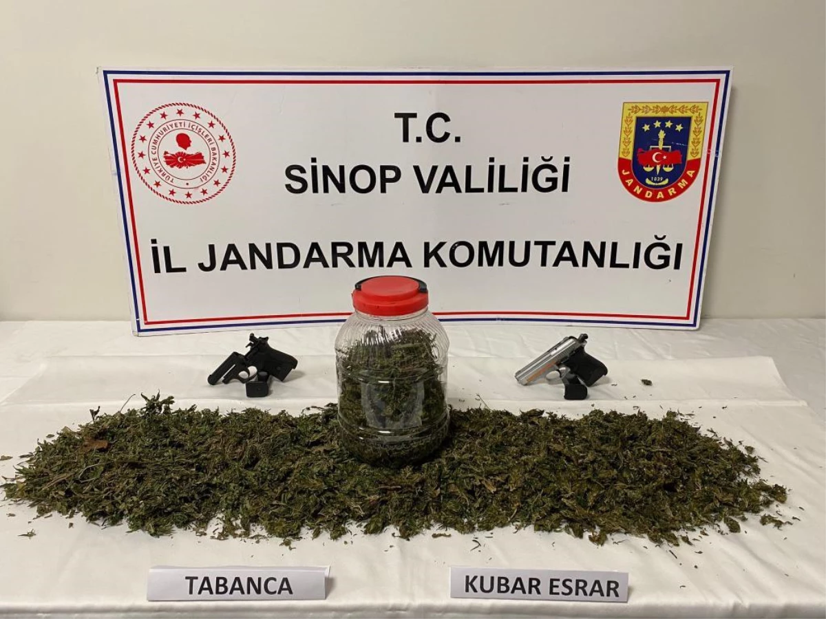 Sinop\'ta bir kilogram kubar esrar ele geçirildi