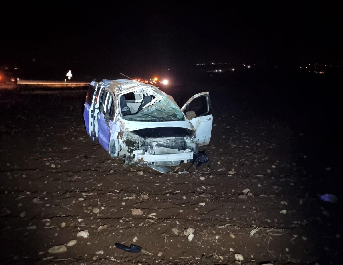 Adıyaman\'da hafif ticari araç takla attı: 1 ölü