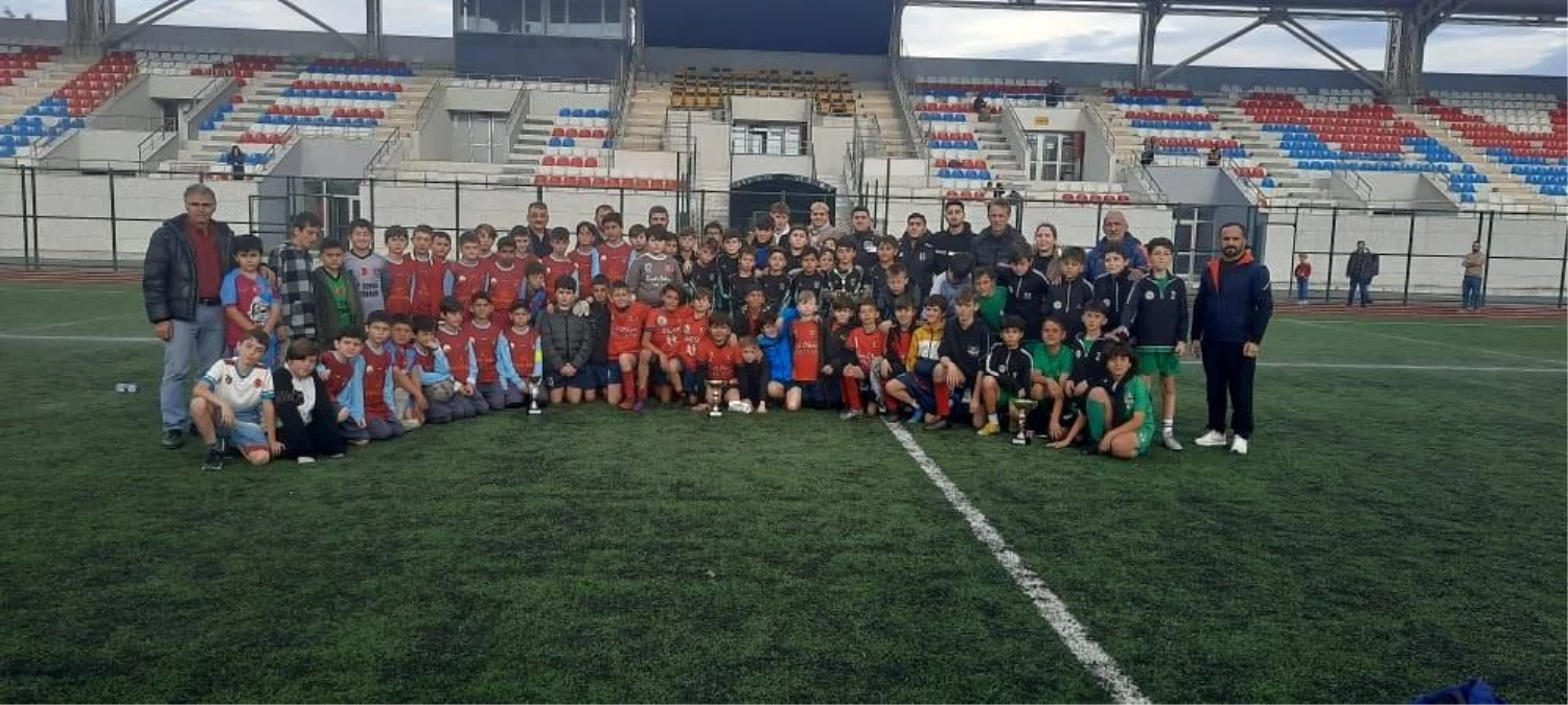 Akyazı\'da futbol turnuvası düzenlendi