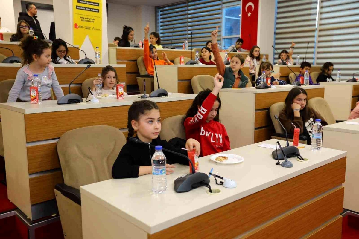 Bayraklı\'nın çocukları: "Yarınları biz kuracağız"