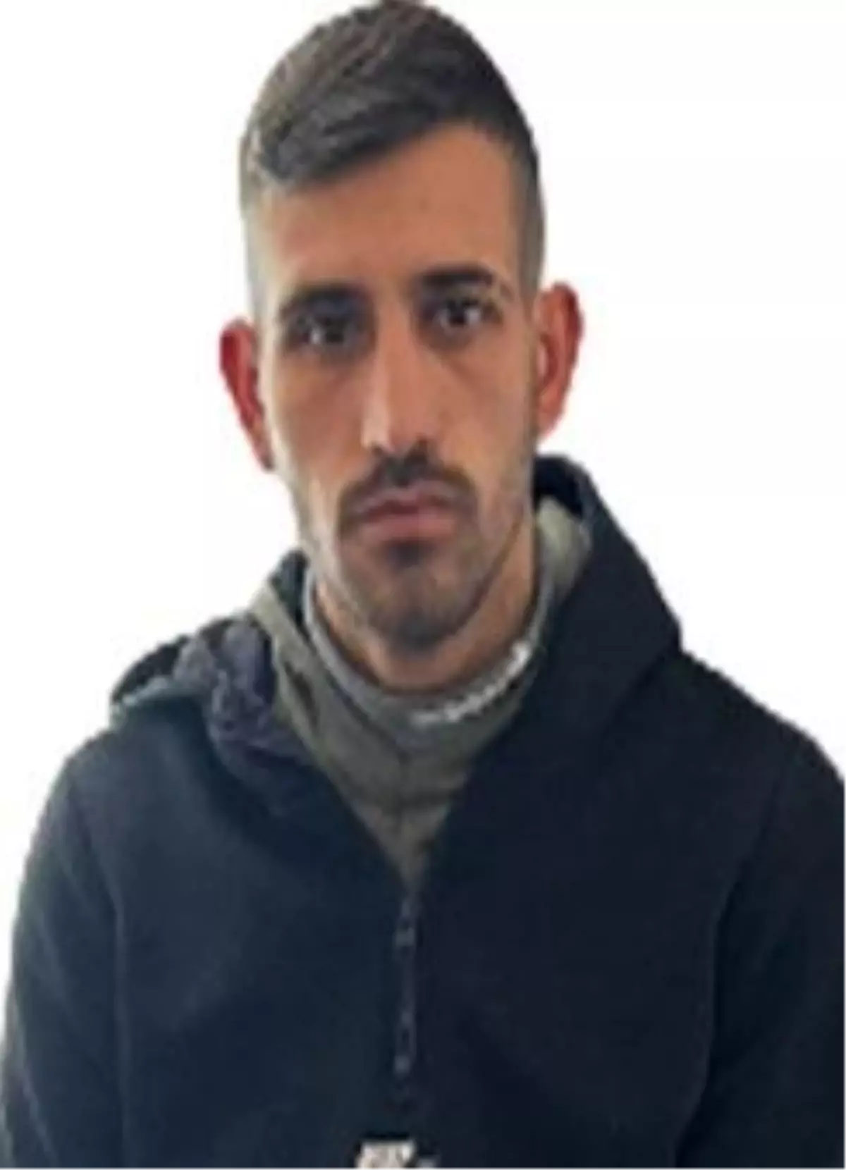 Beyoğlu'nda bir evden hırsızlık yapan 3 zanlıdan 2'si tutuklandı