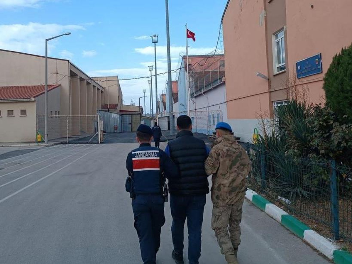 Bursa\'da berber kılığına giren jandarma hükümlüyü yakaladı