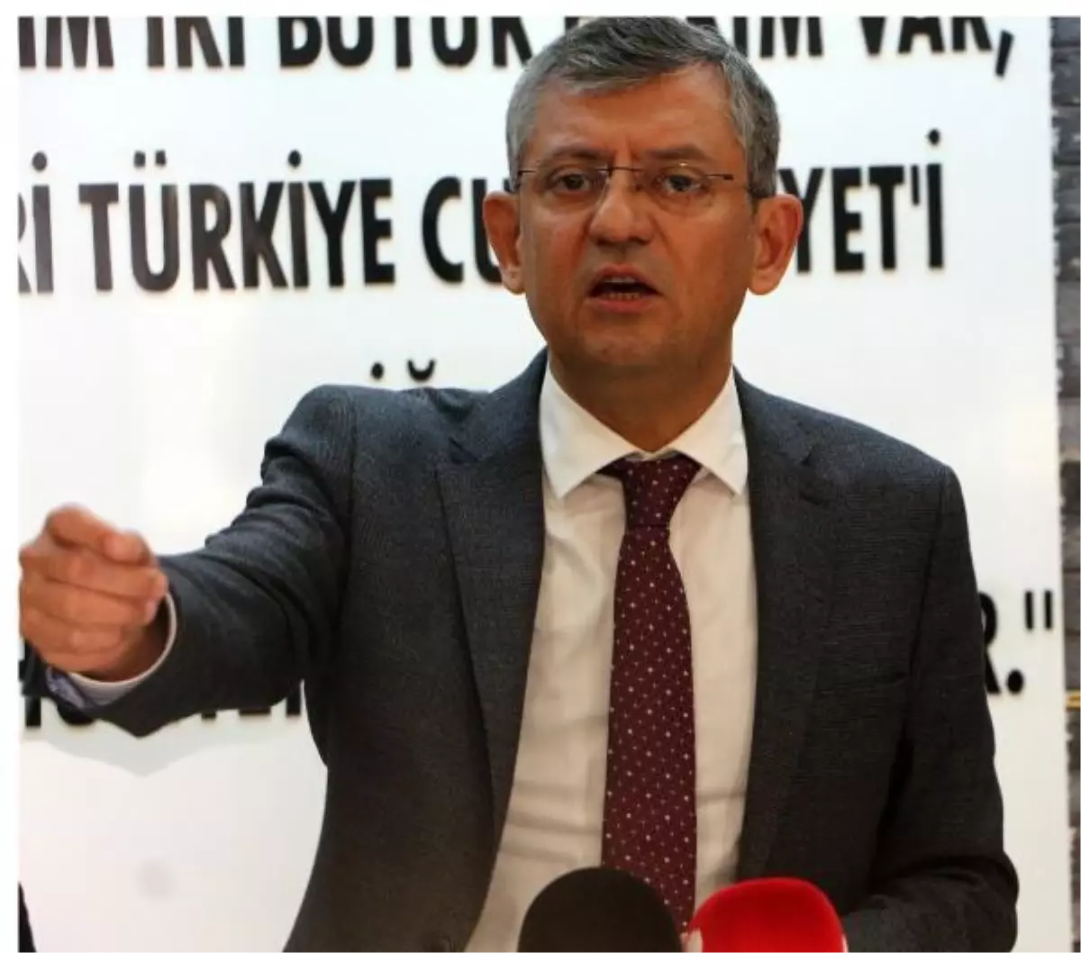 CHP\'Lİ ÖZEL: BİLDİĞİNİ AÇIKLAMIYORSAN, GÖREVİNİ KÖTÜYE KULLANIYORSUN