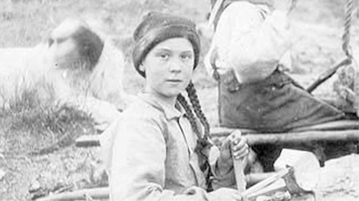 Greta Thunberg\'in zaman yolculuğu yaptığı iddiası sosyal medyayı salladı! Herkes 1890 yılından kalma fotoğrafı konuşuyor