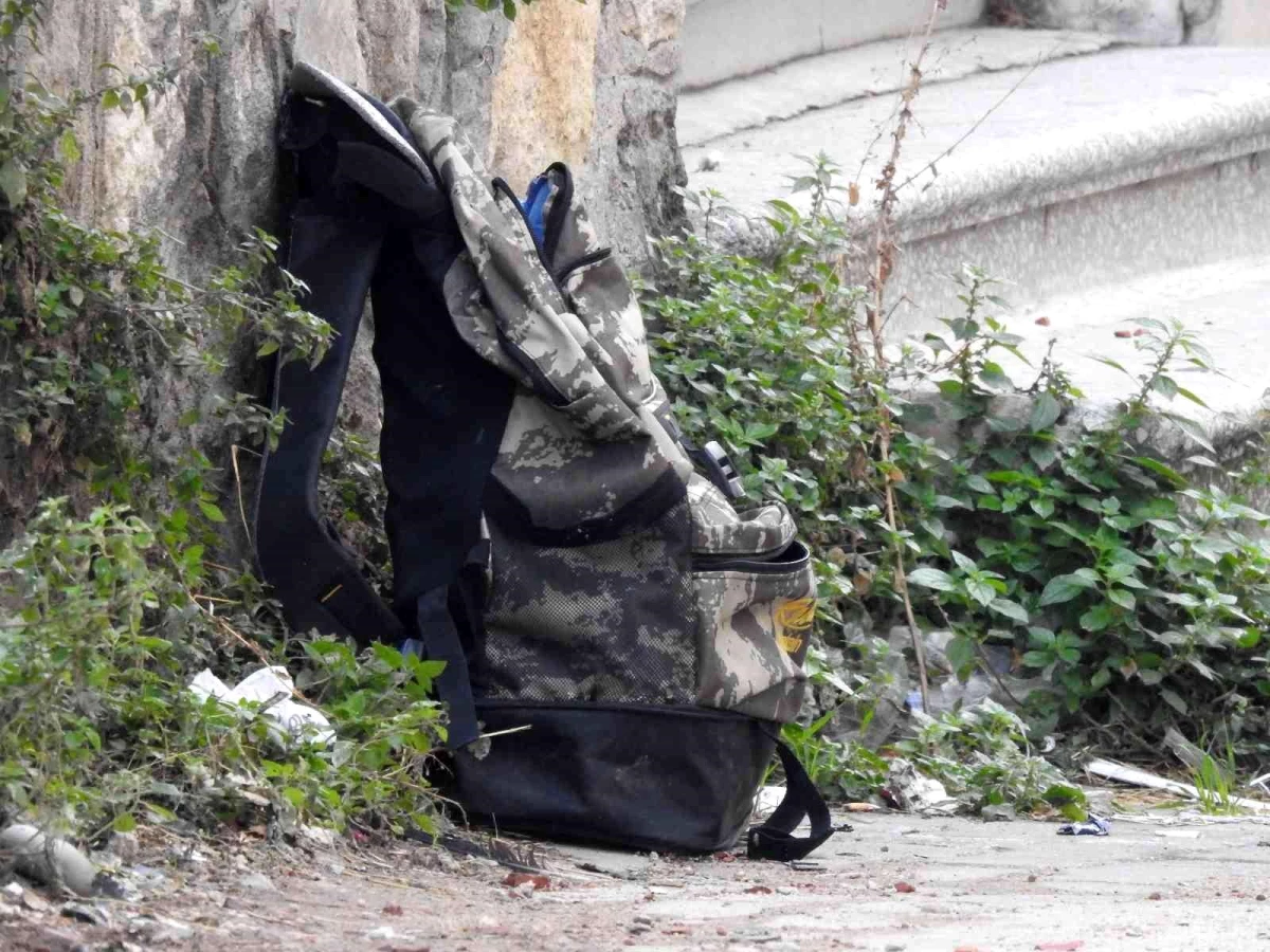 Edirne\'de bomba paniği: Şüpheli çantadan kıyafet çıktı