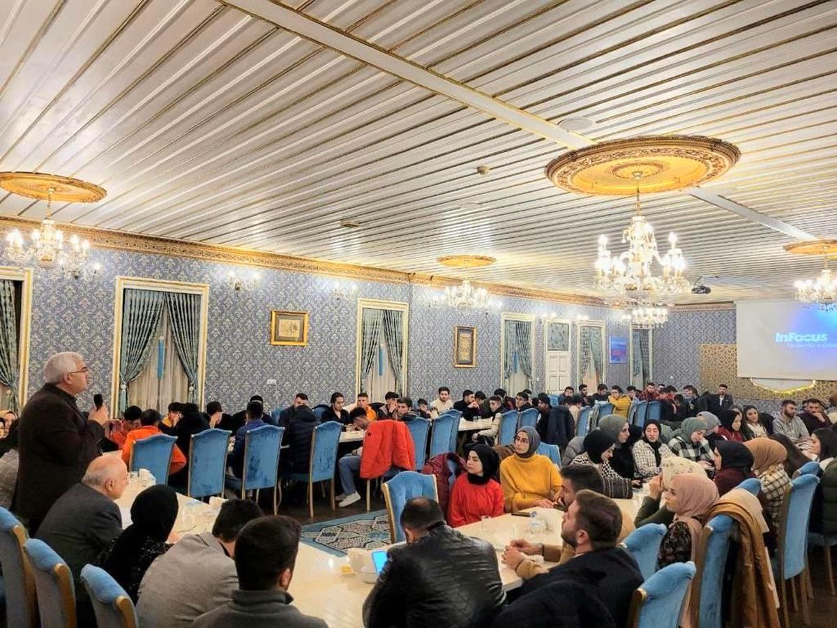 Erzurum\'da "İlk oyum Erdoğan\'a, ilk oyum AK Parti\'ye gençlik buluşması"