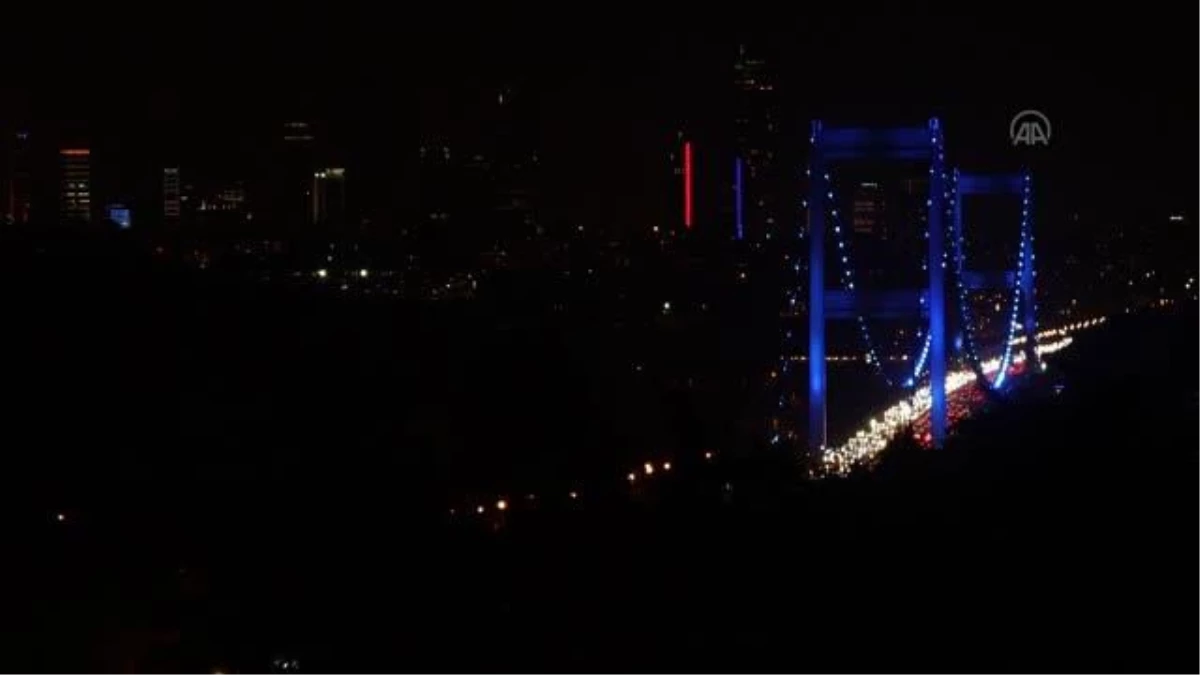 Fatih Sultan Mehmet Köprüsü, Dünya Çocuk Hakları Günü için ışıklandırıldı