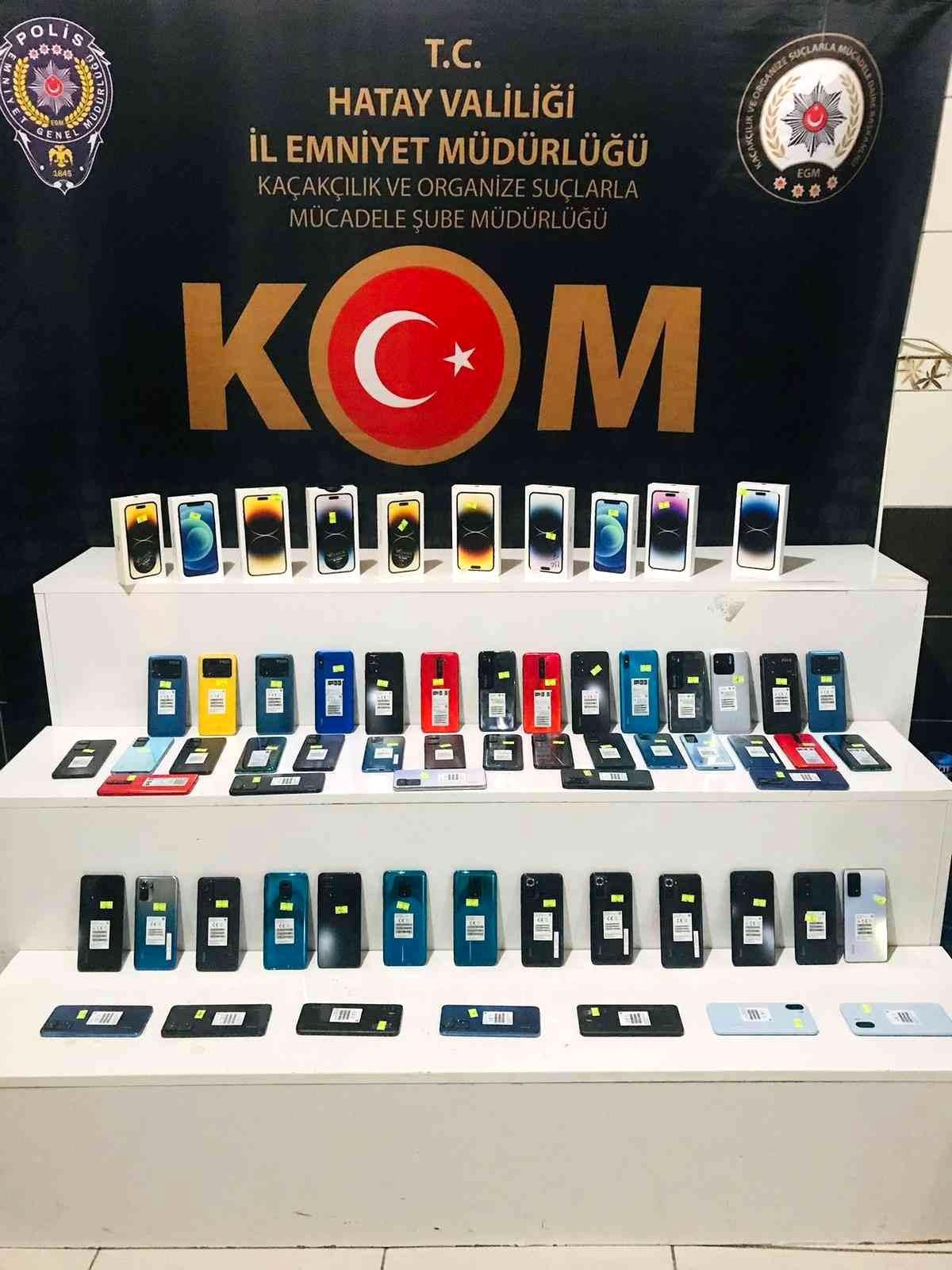 Hatay\'da 75 kaçak telefon ele geçirildi