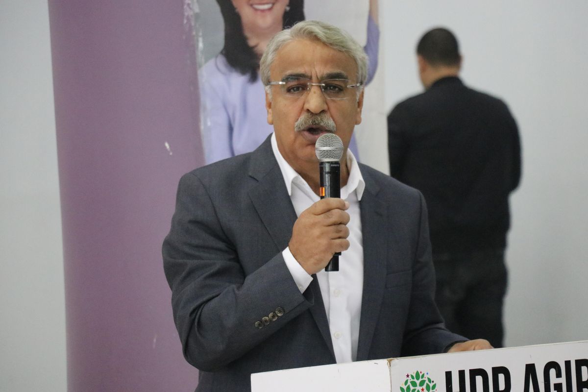 HDP Eş Genel Başkanı Mithat Sancar, Ağrı\'da konuştu Açıklaması