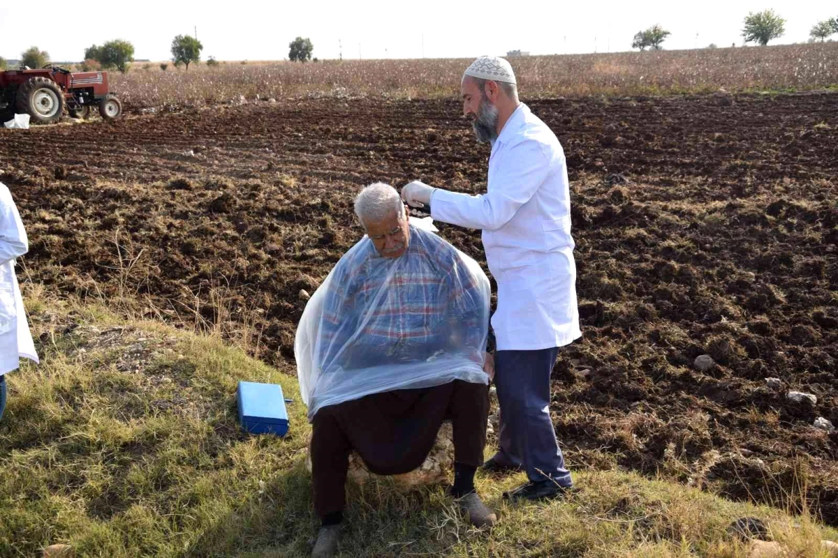 Hilvan\'da kurulan ekip 2 yıldır yaşlı ve engellilerin bakımını yapıyor