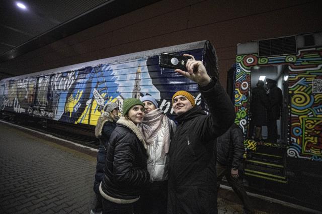 Kiev'den Rus ordusunun çekildiği Herson'a ilk yolcu treni