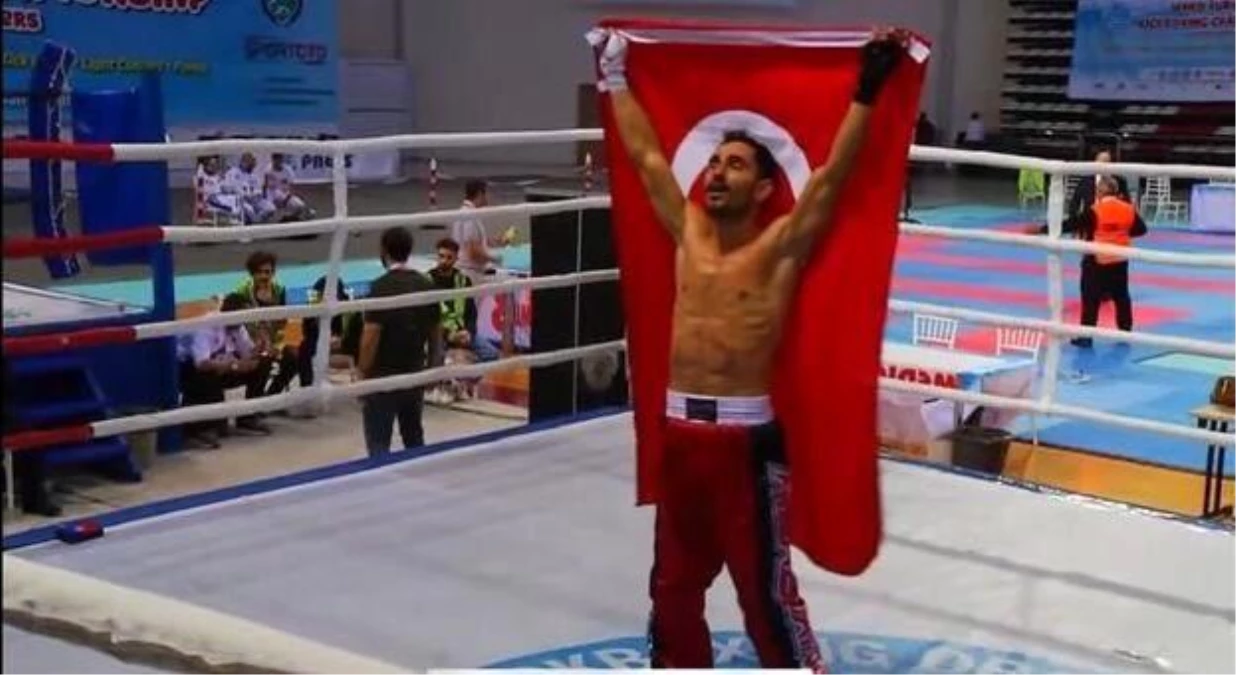 Türk Bayrağı\'nı sırtlayarak Avrupa Şampiyonluğu\'nu kutladı